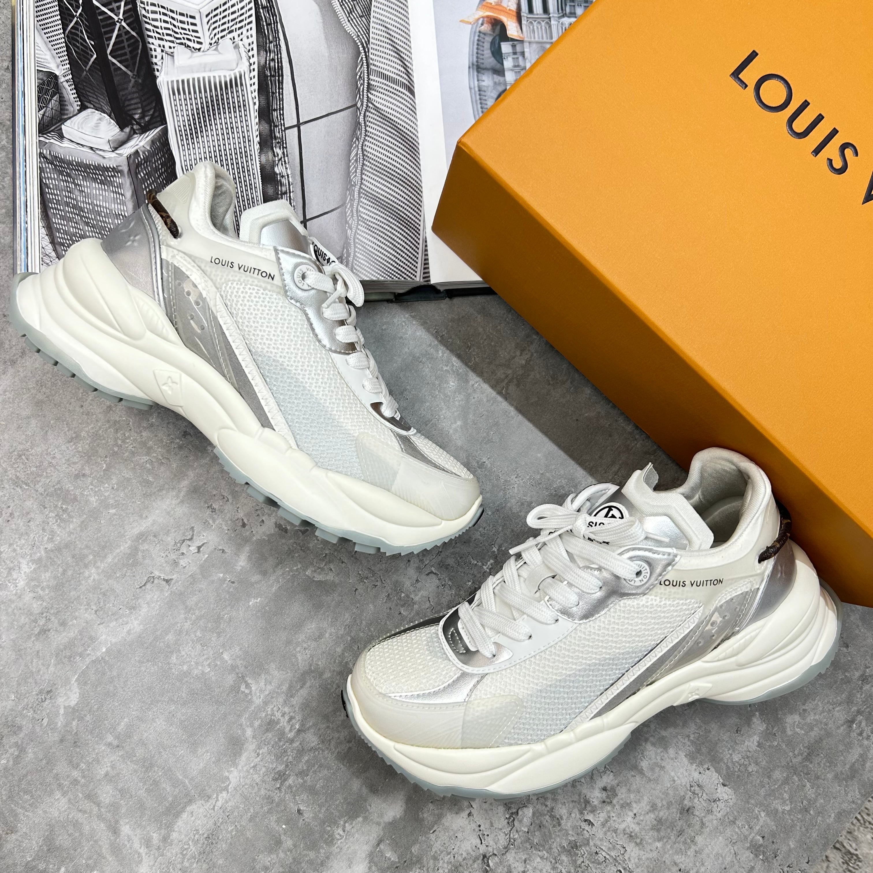 LVE - WOMENS TRAINER - SILVER/WHITE (PRE-ORDER)