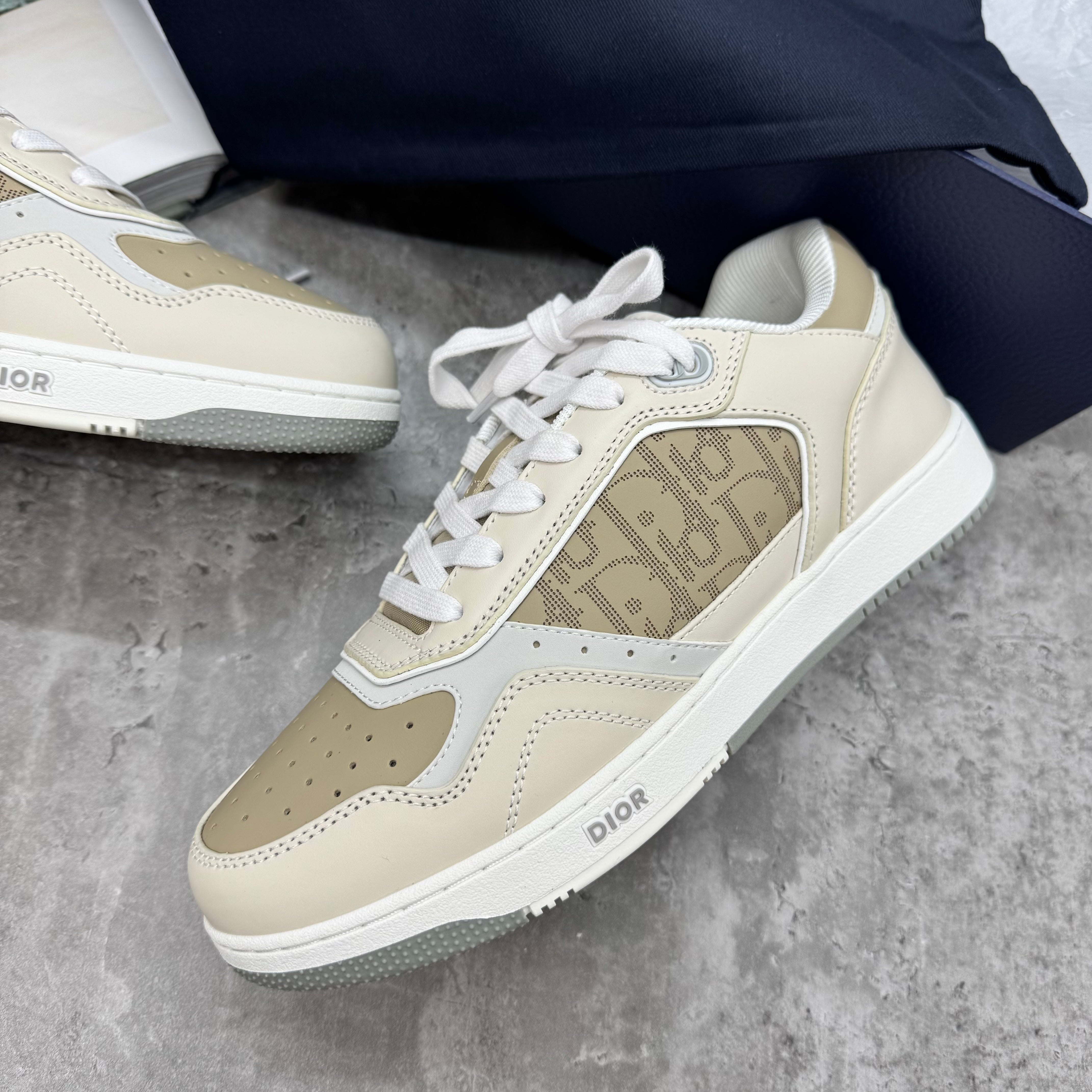 B27 - TRAINER - BEIGE