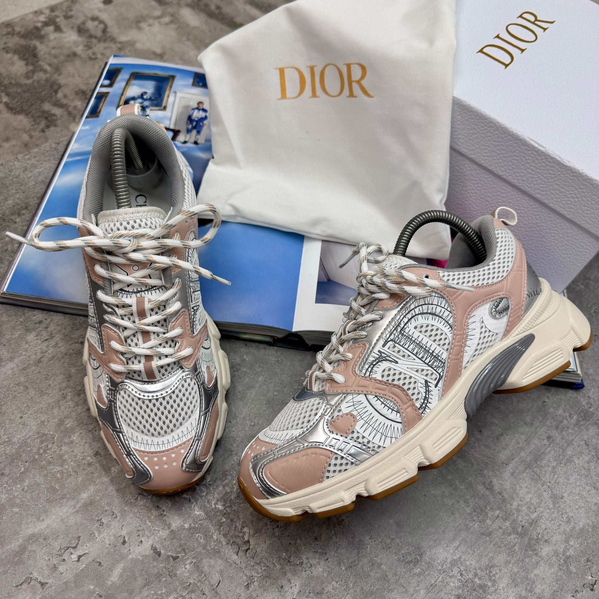 (PRE-ORDER) CD - WOMENS CHRONO TRAINERS - SILVER/SALMON
