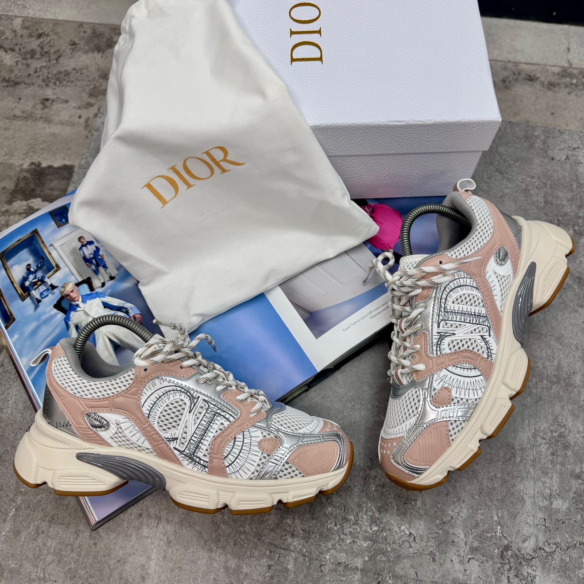 (PRE-ORDER) CD - WOMENS CHRONO TRAINERS - SILVER/SALMON