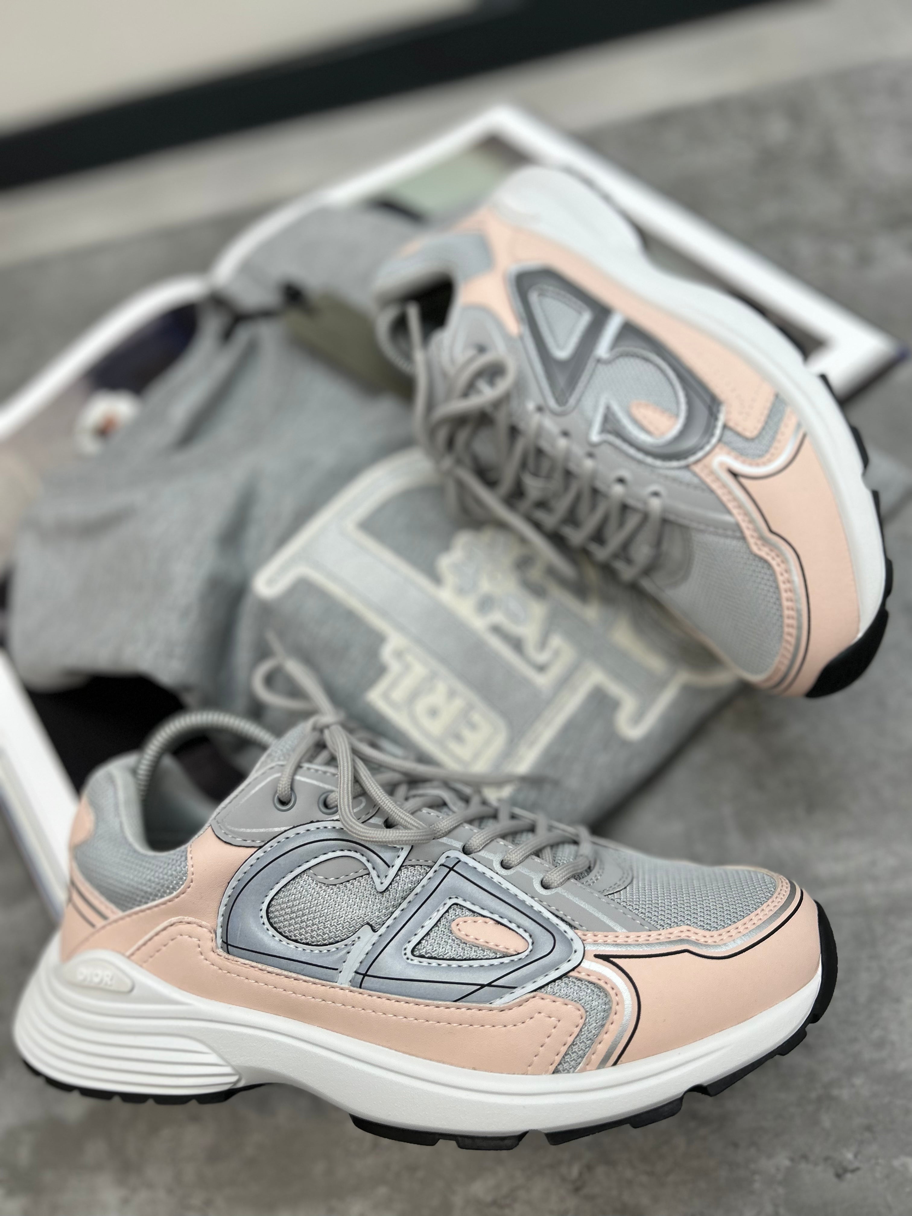 DIOR B30 WHITE/SALMON (PRE - ORDER)