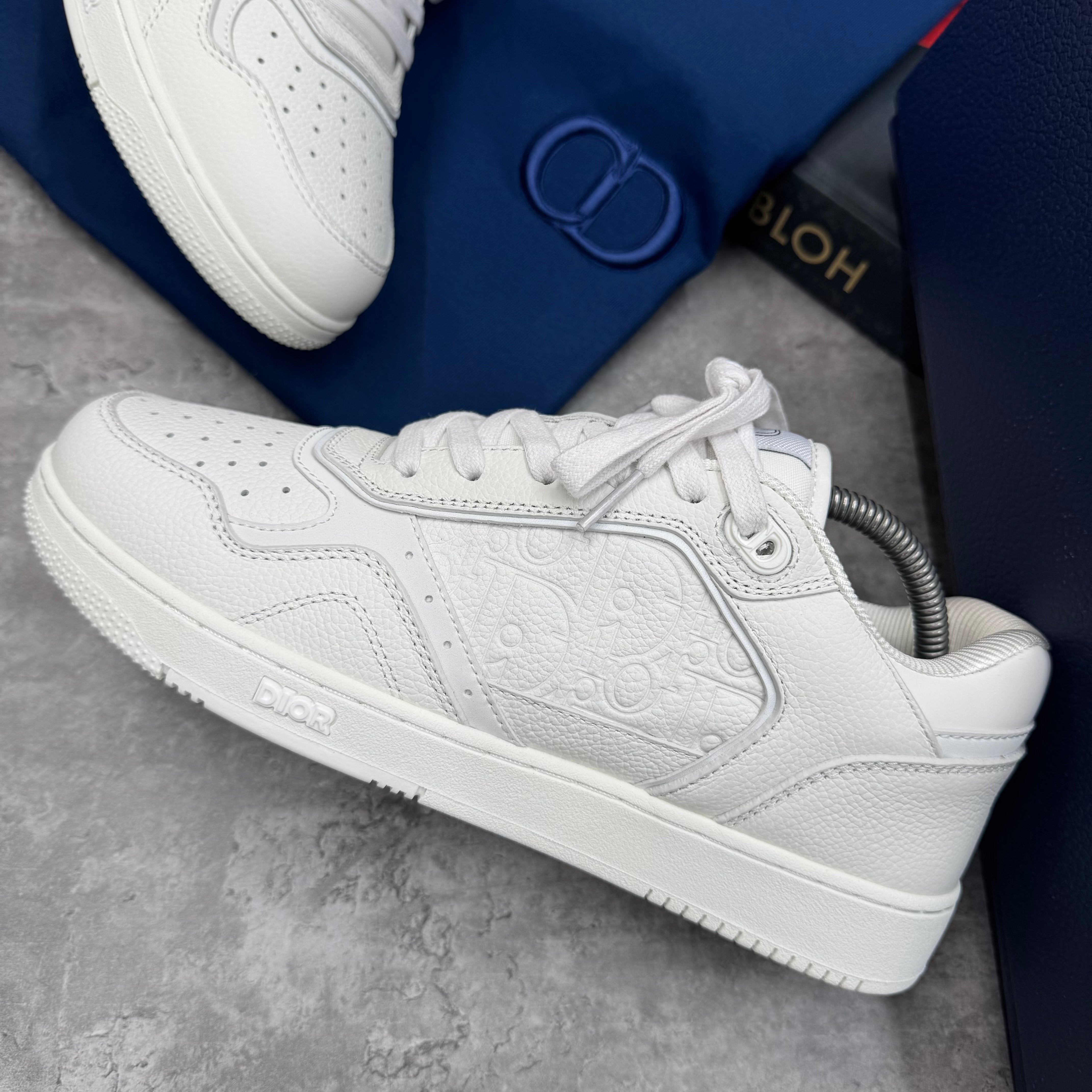 B27 - TRAINER - WHITE