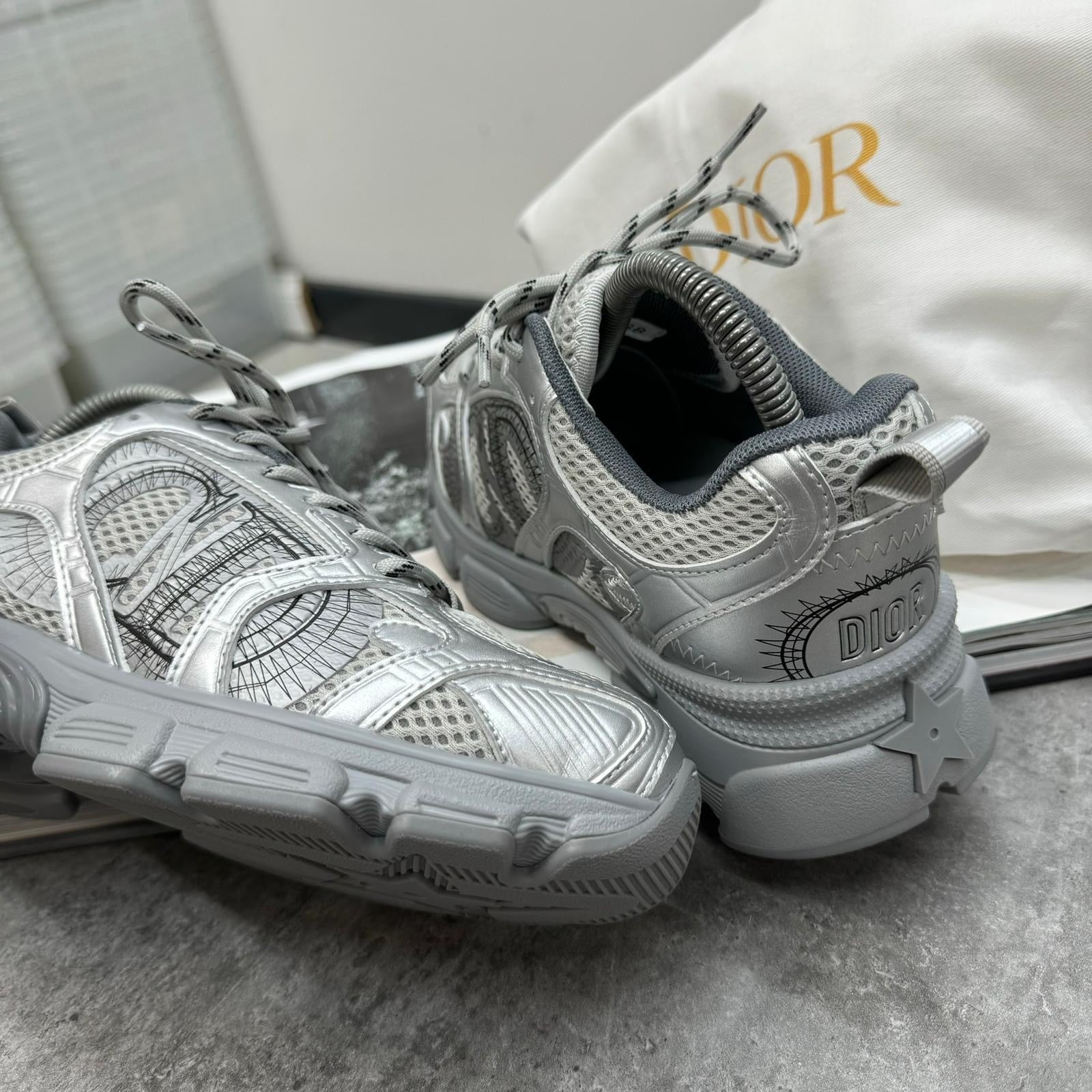 (PRE-ORDER) CD - WOMENS CHRONO TRAINERS - SILVER