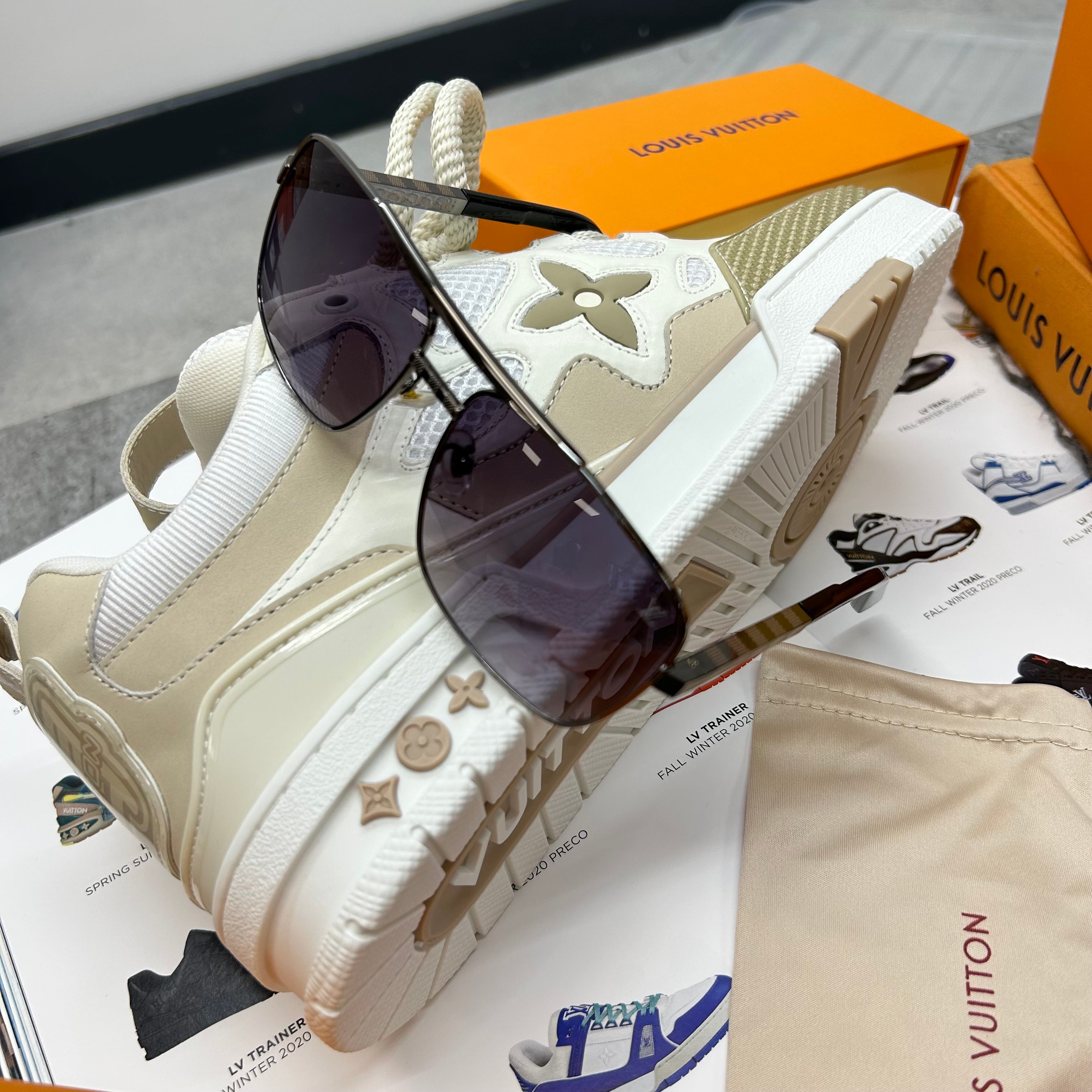 LVE - MONOGRAM SUNGLASSES - SILVER