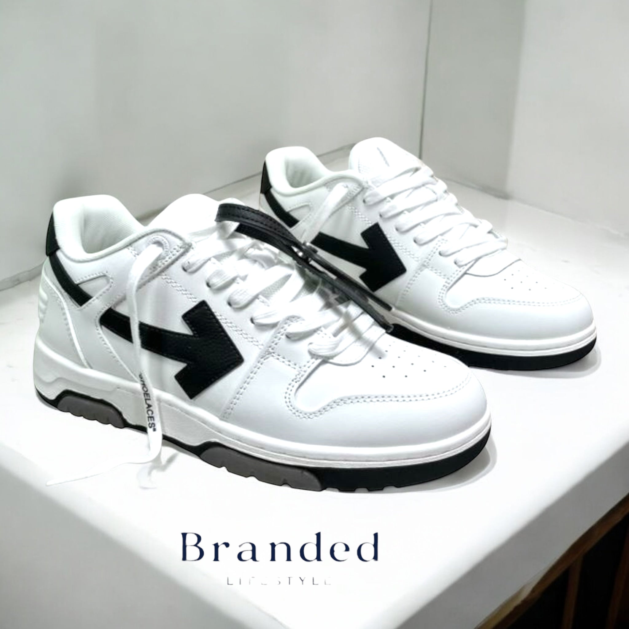 (PRE-ORDER) OW - WOMENS OUT OF OFFICE TRAINER