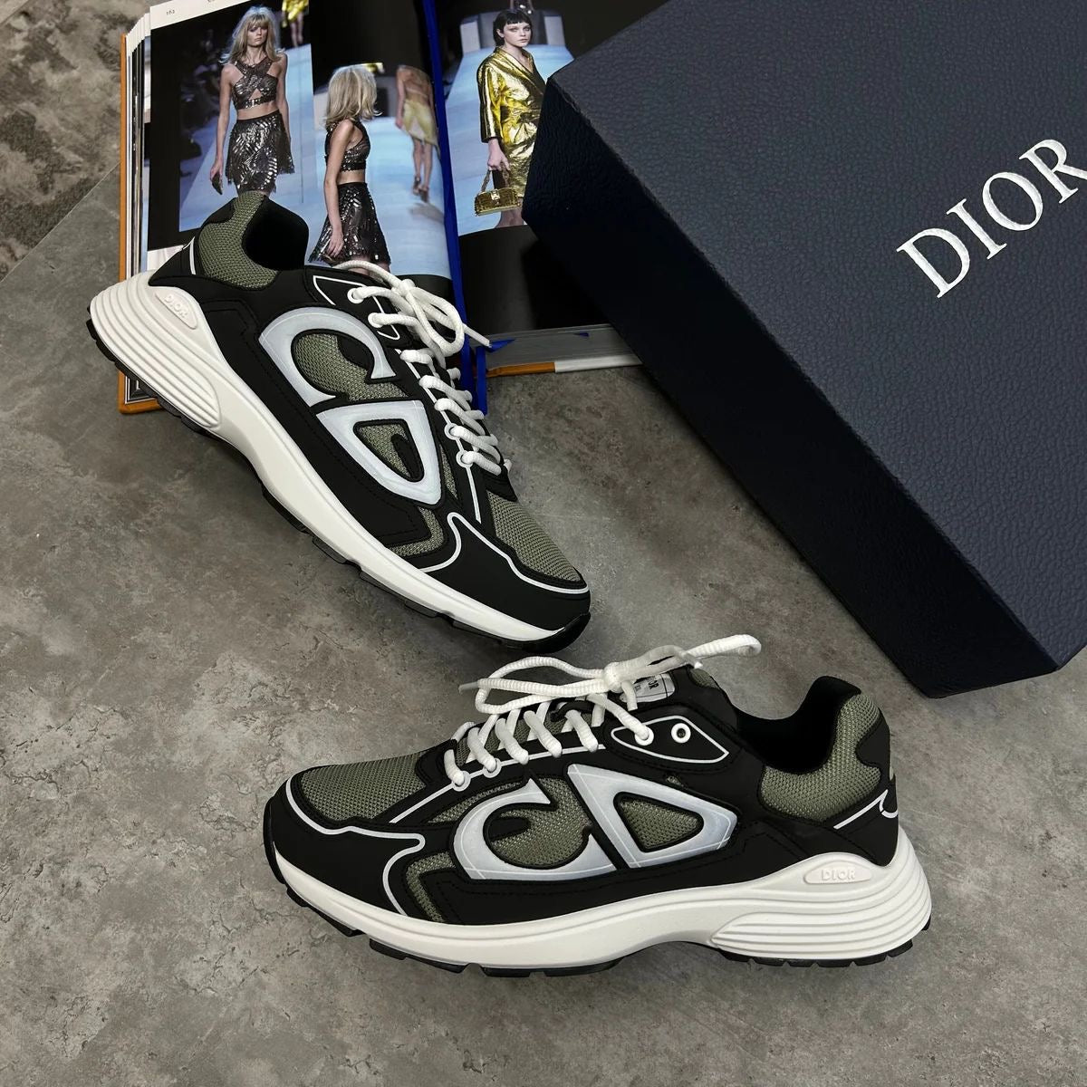B30 - TRAINER - BLACK/KHAKI
