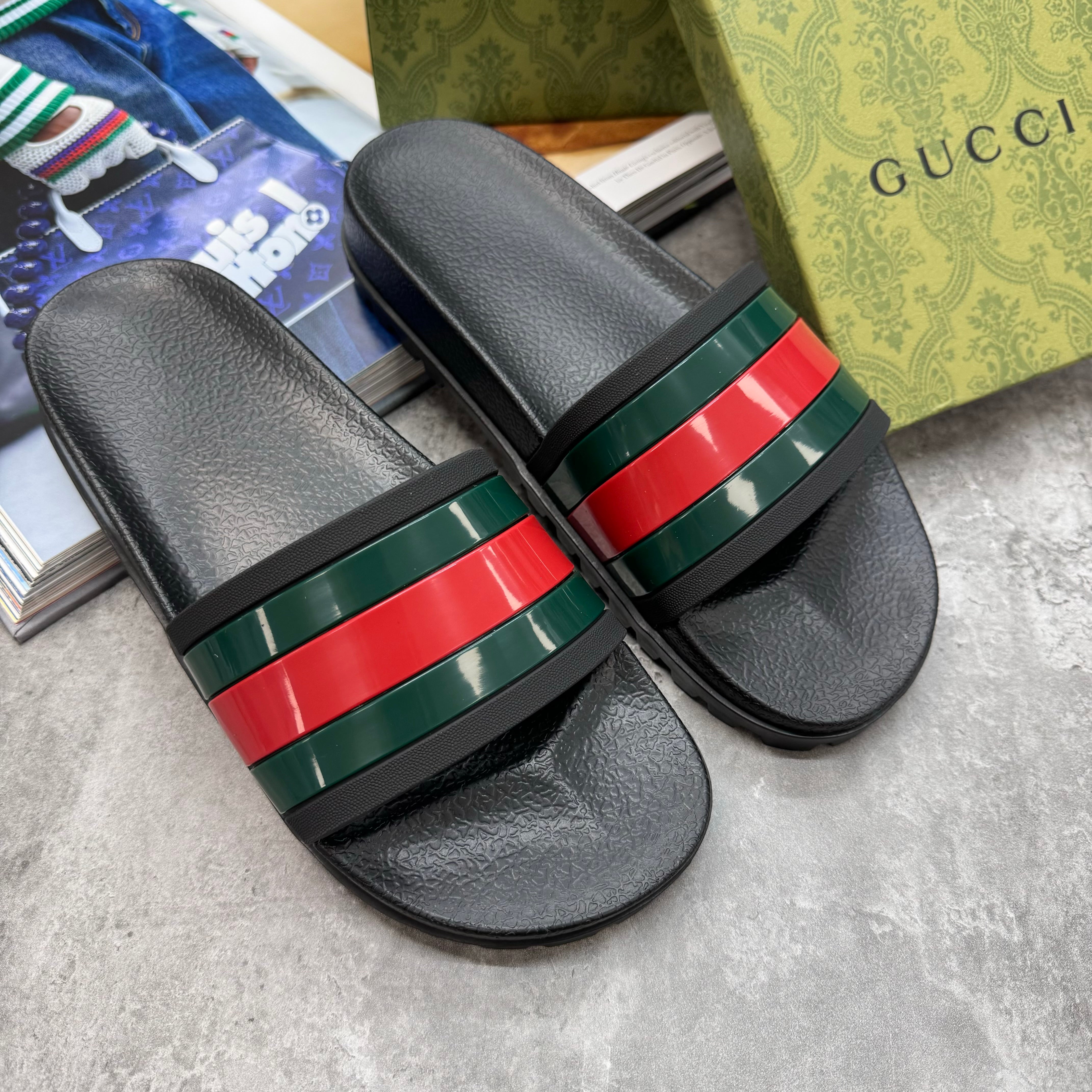 (PRE-ORDER) GCI - SLIDES - BLACK