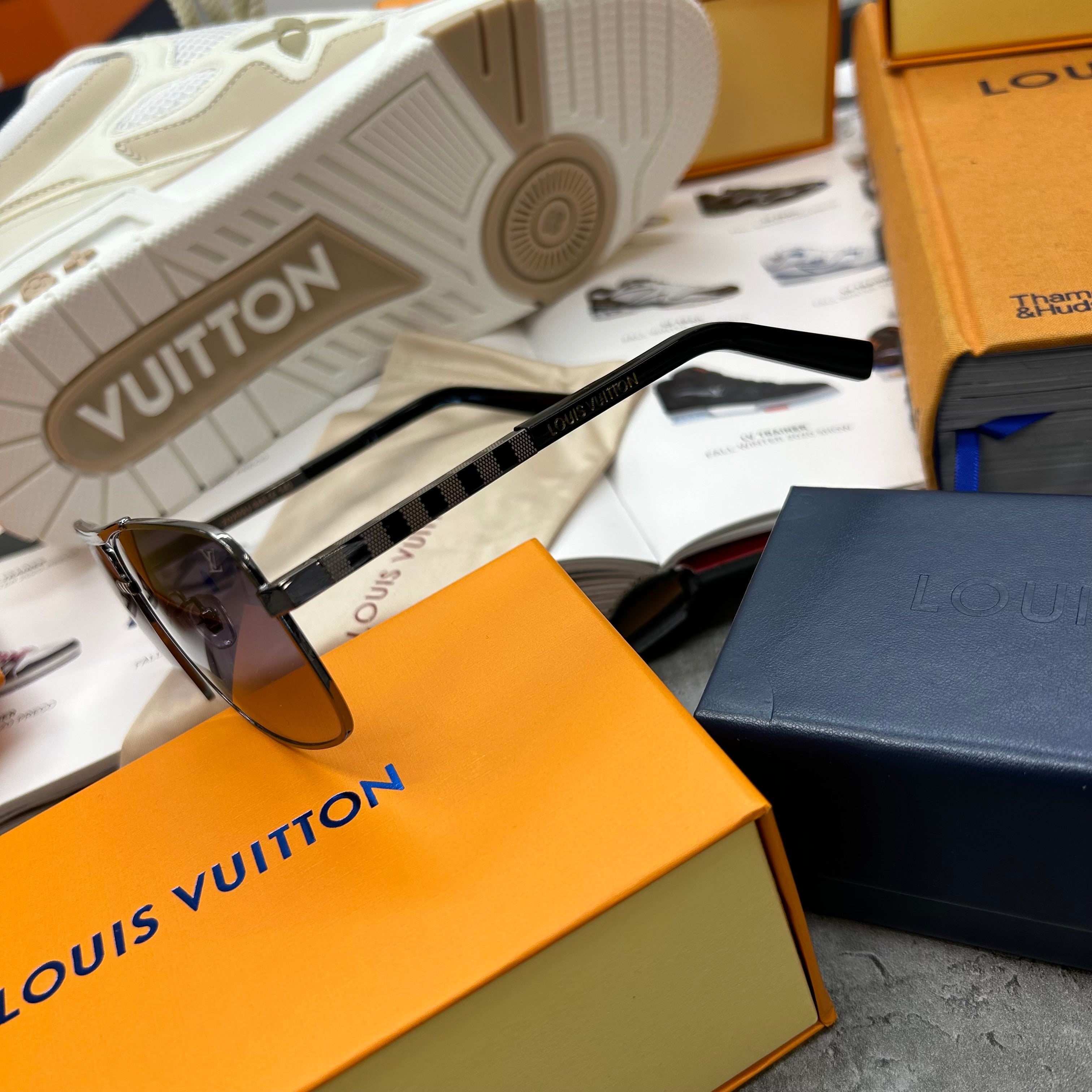 LVE - MONOGRAM SUNGLASSES - SILVER