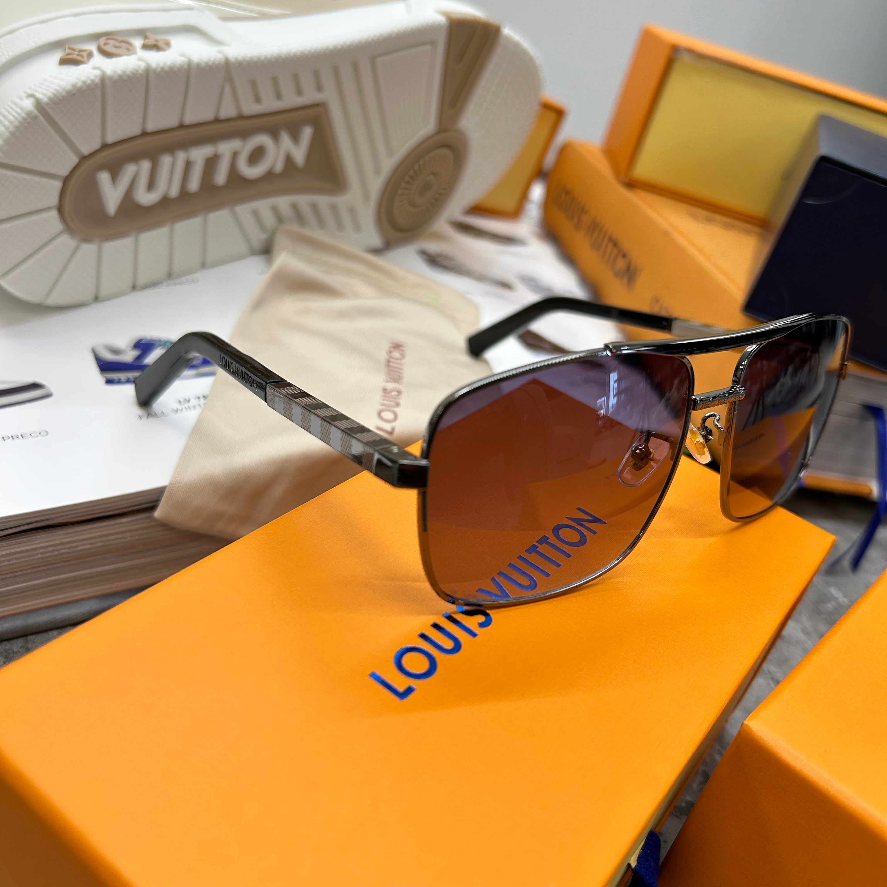 LVE - MONOGRAM SUNGLASSES - SILVER