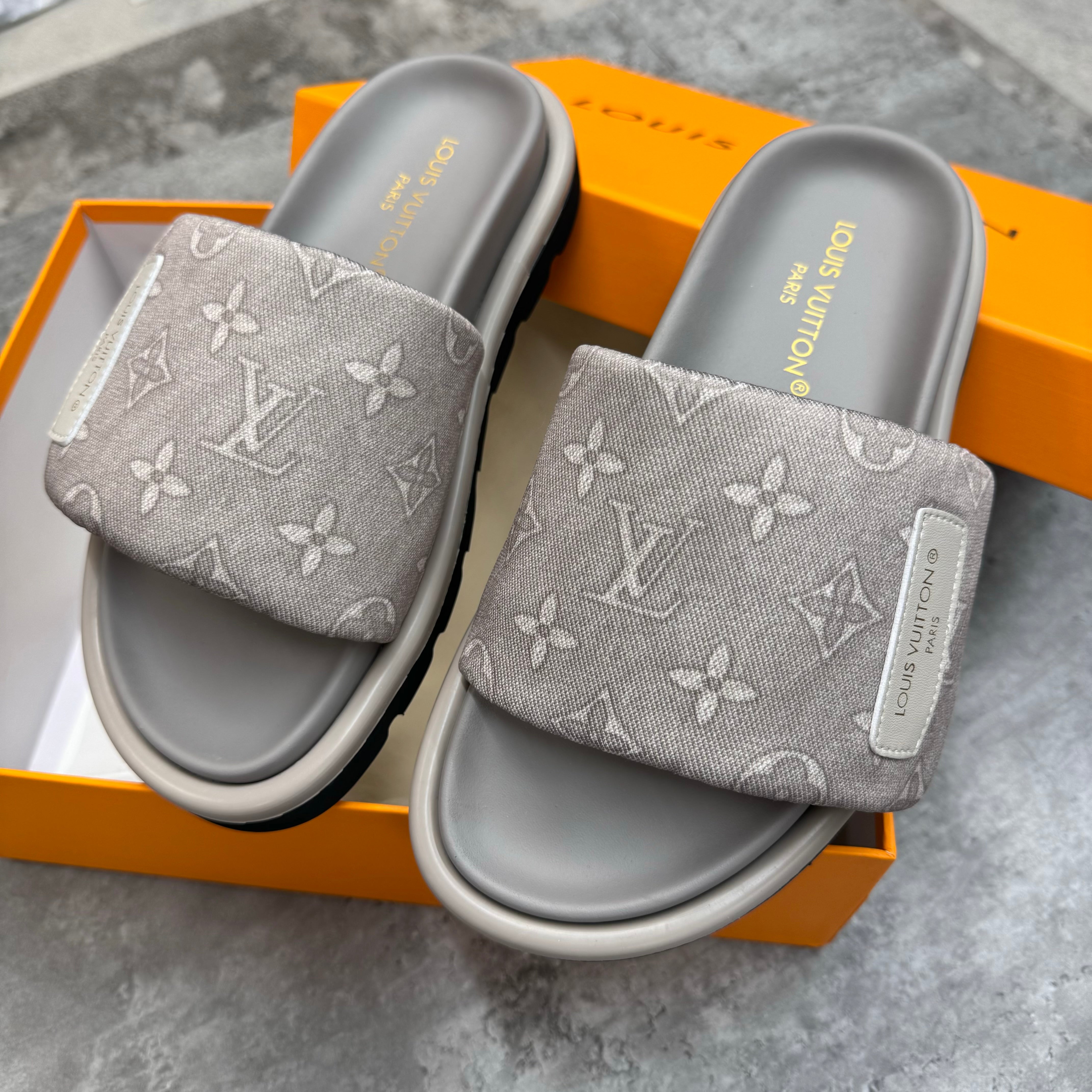LOUIS VUITTON - PILLOW SLIDES - GREY (PRE-ORDER)