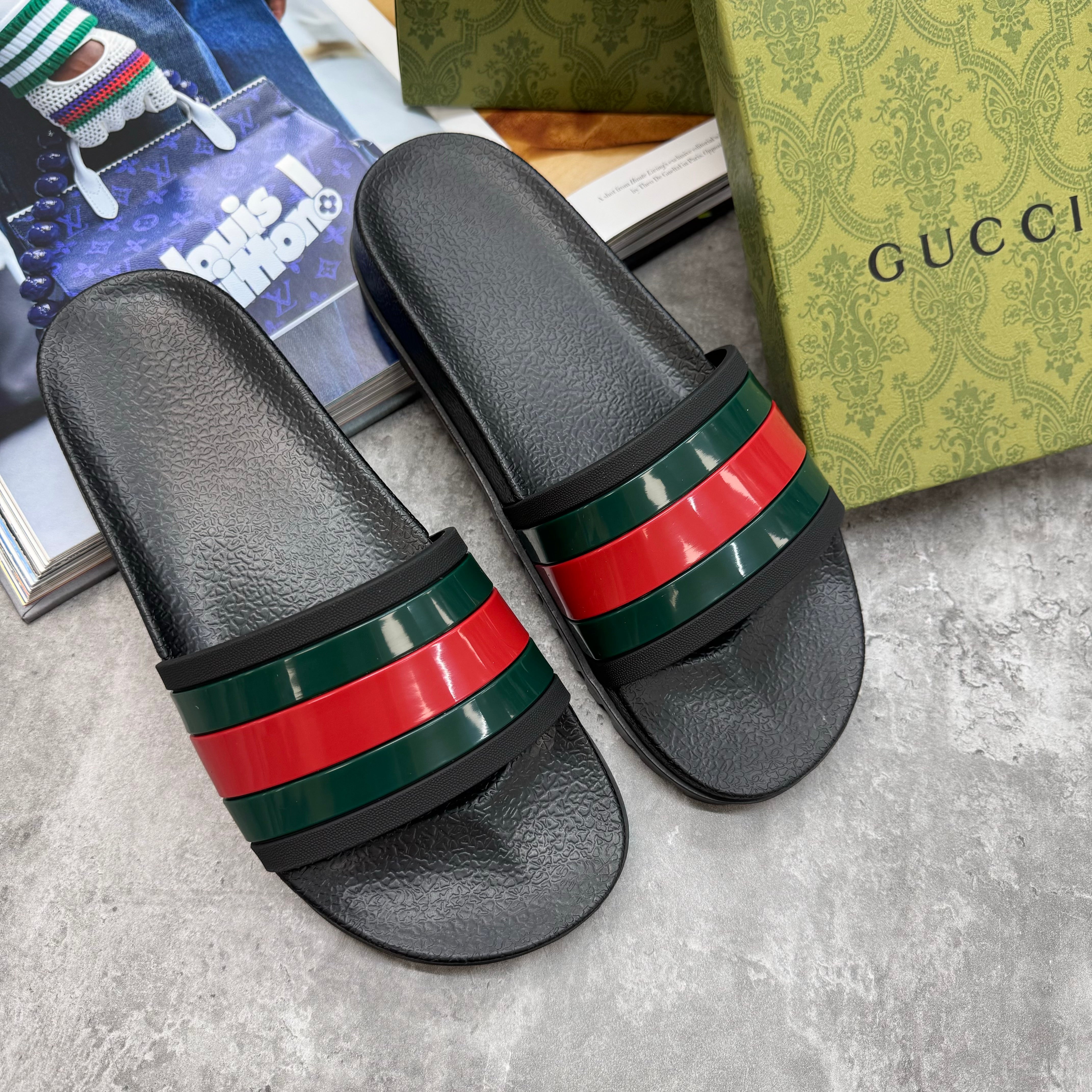 (PRE-ORDER) GCI - SLIDES - BLACK
