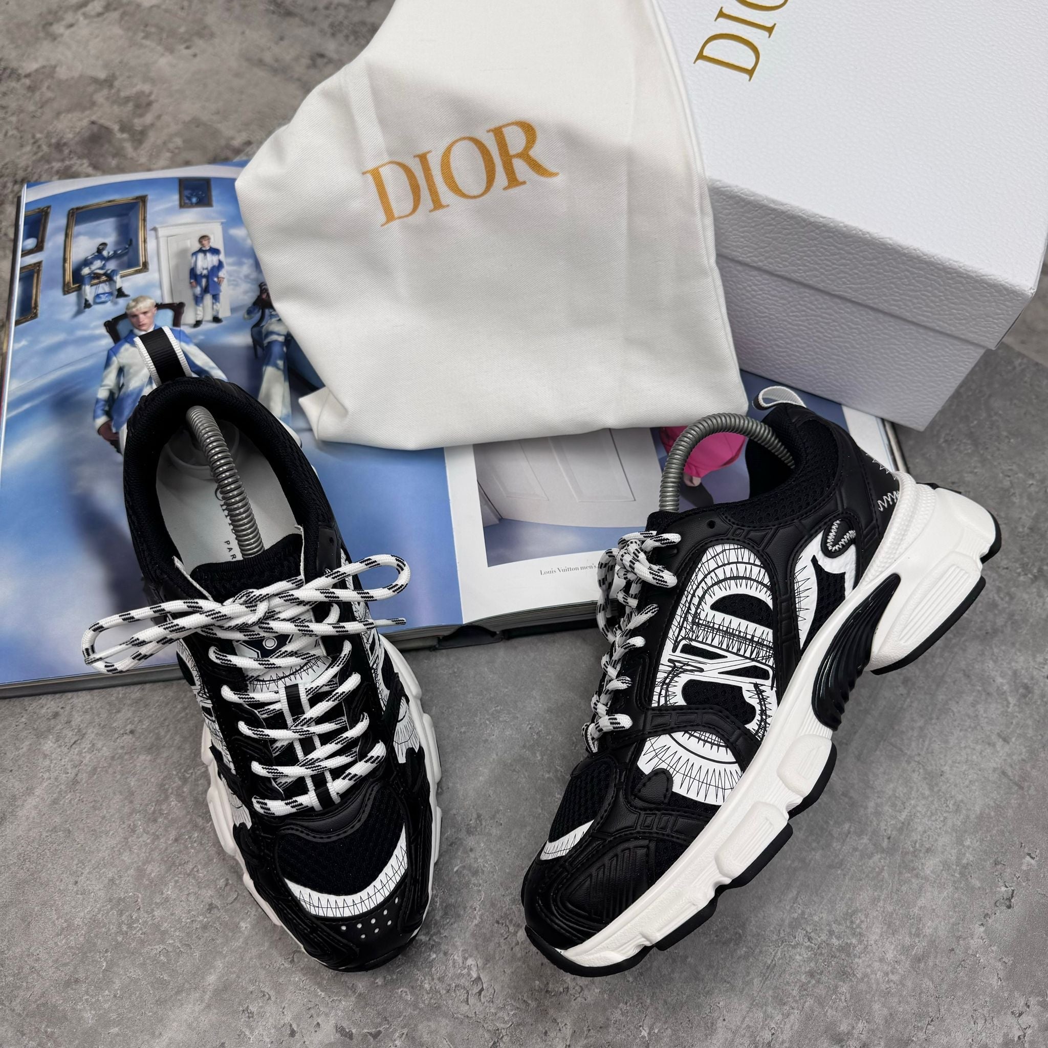 (PRE-ORDER) CD - WOMENS CHRONO TRAINERS - BLACK/WHITE