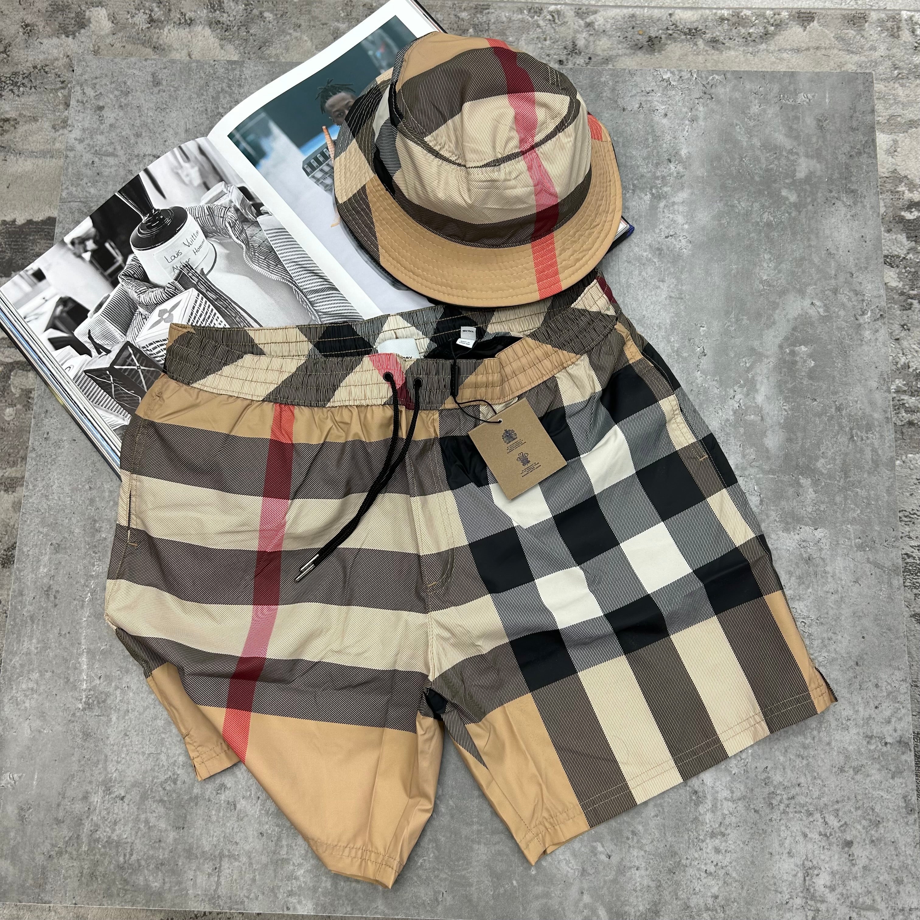 BURBERRY - BUCKET HAT - BEIGE