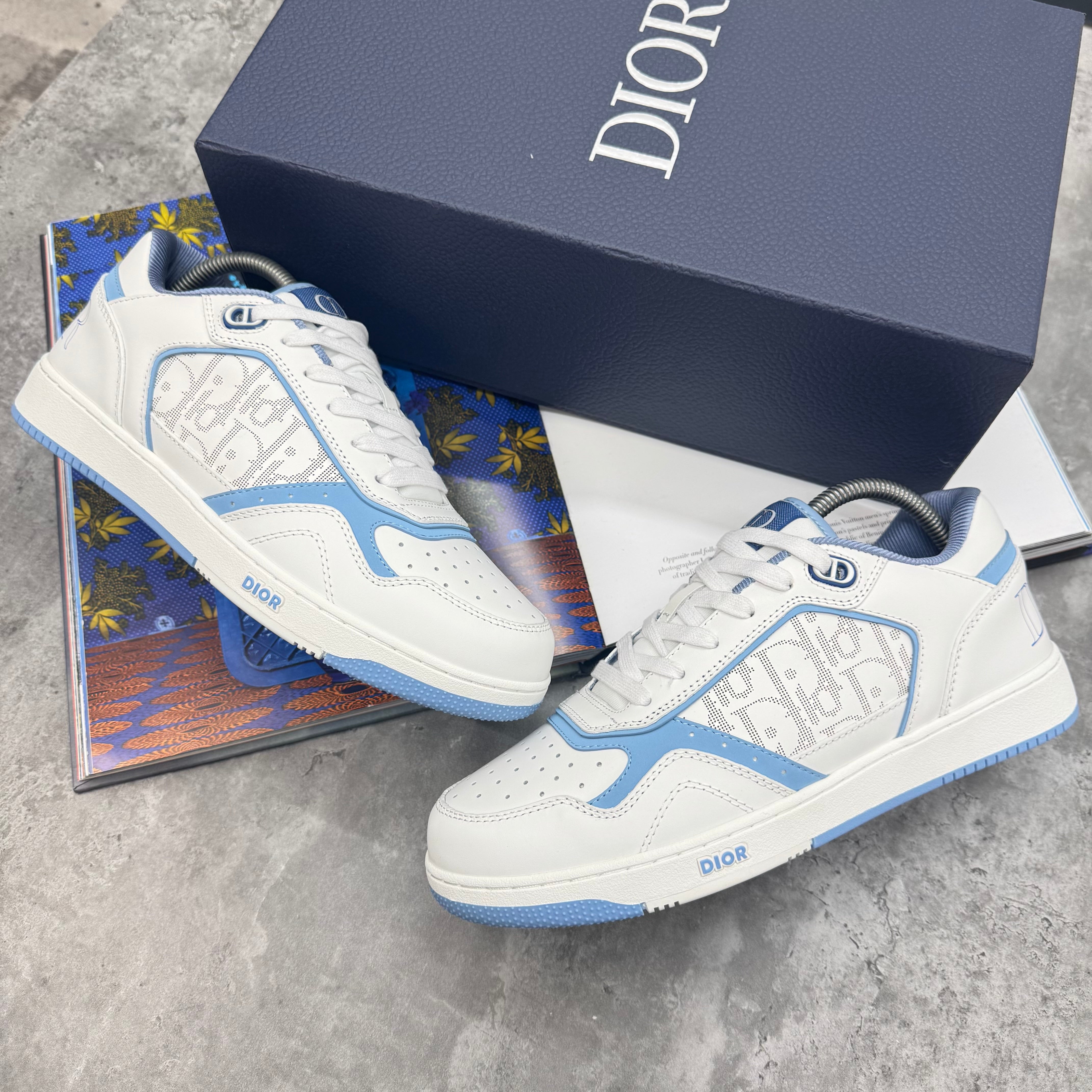 B27 - TRAINER - WHITE/SKY BLUE