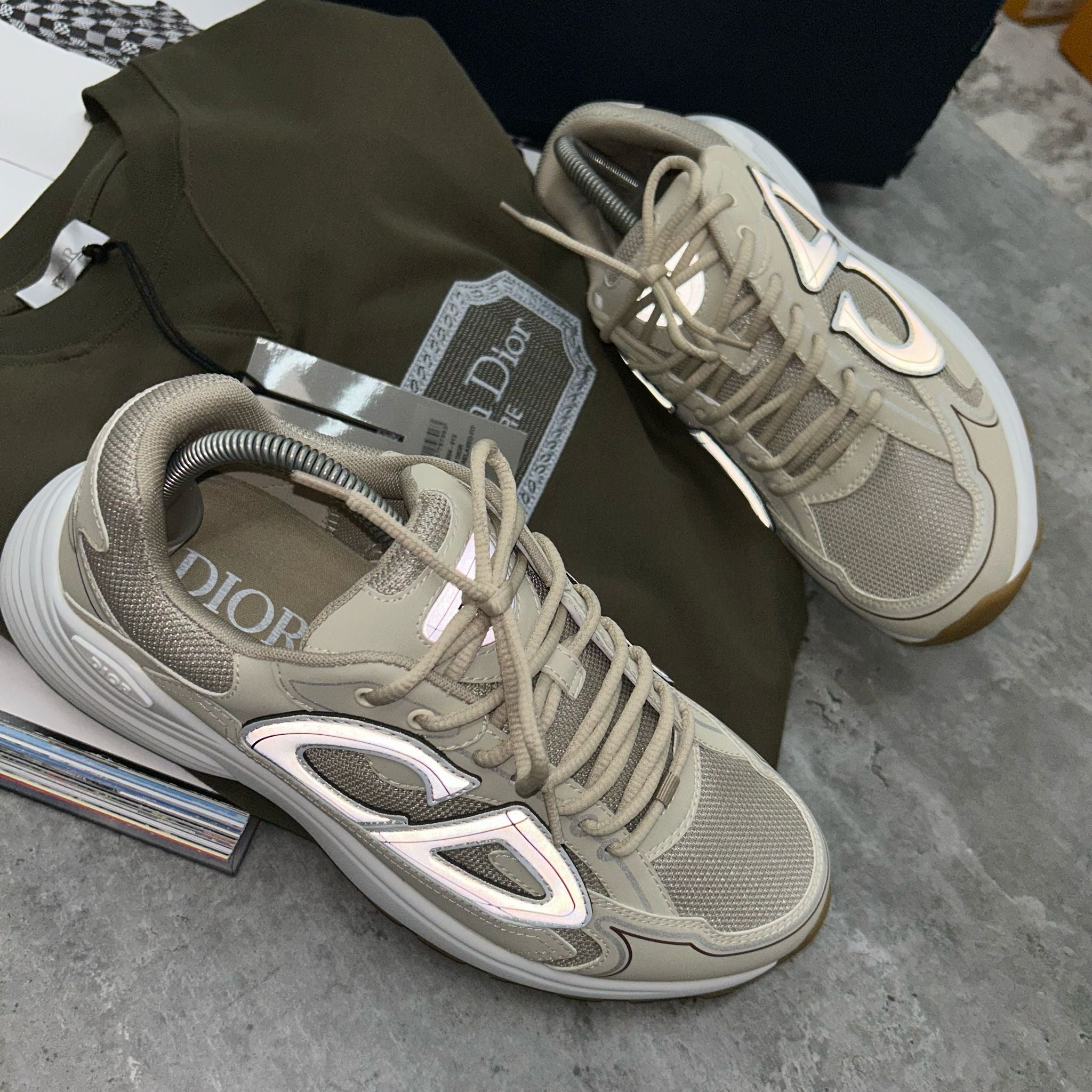 B30 - TRAINER - BEIGE