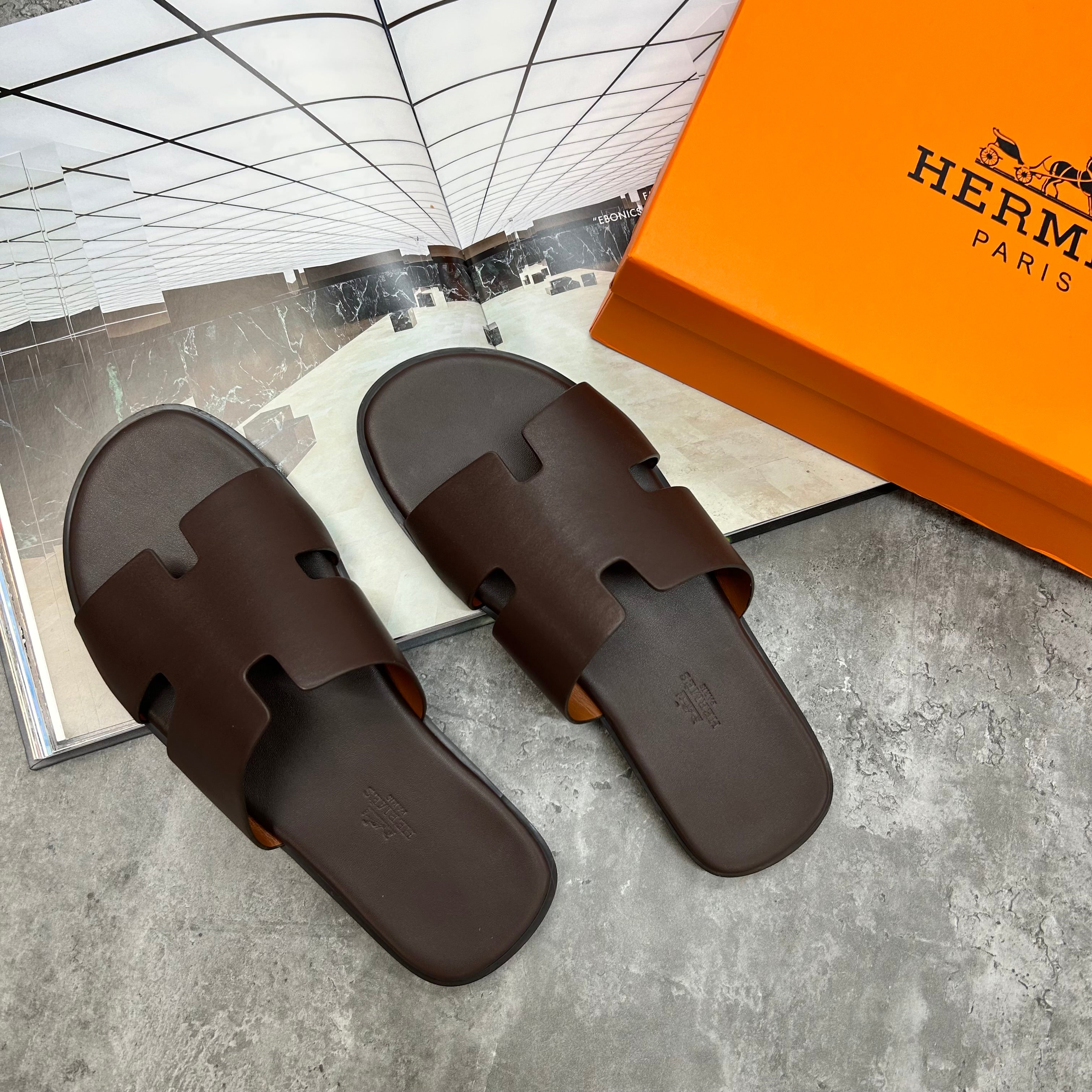(PRE-ORDER) HERMES - SLIDES - BROWN