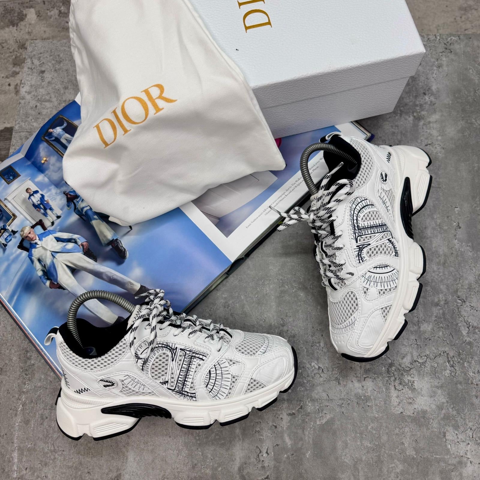 (PRE-ORDER) CD - WOMENS CHRONO TRAINERS - SILVER/WHITE