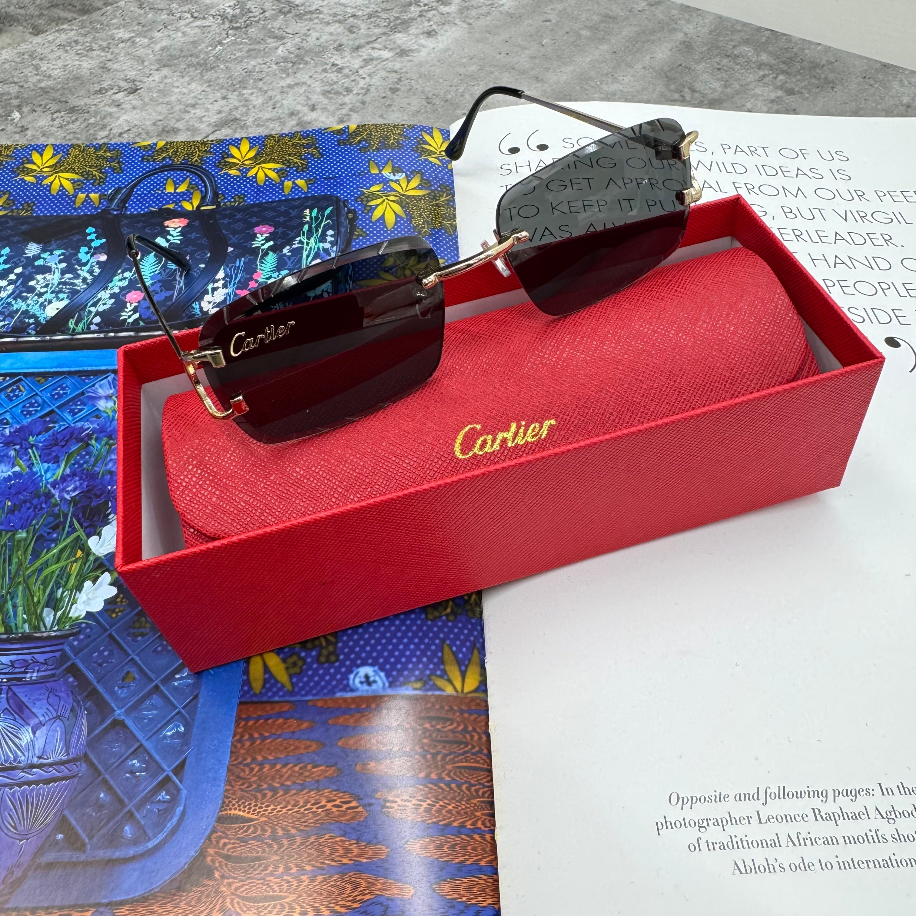 CARTIER - SUNGLASSES - DARK LENSE