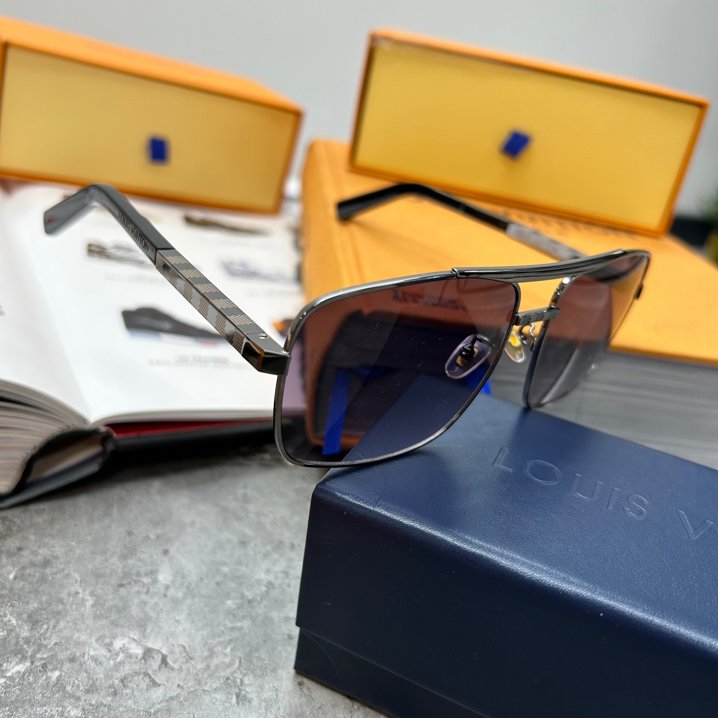 LVE - MONOGRAM SUNGLASSES - SILVER
