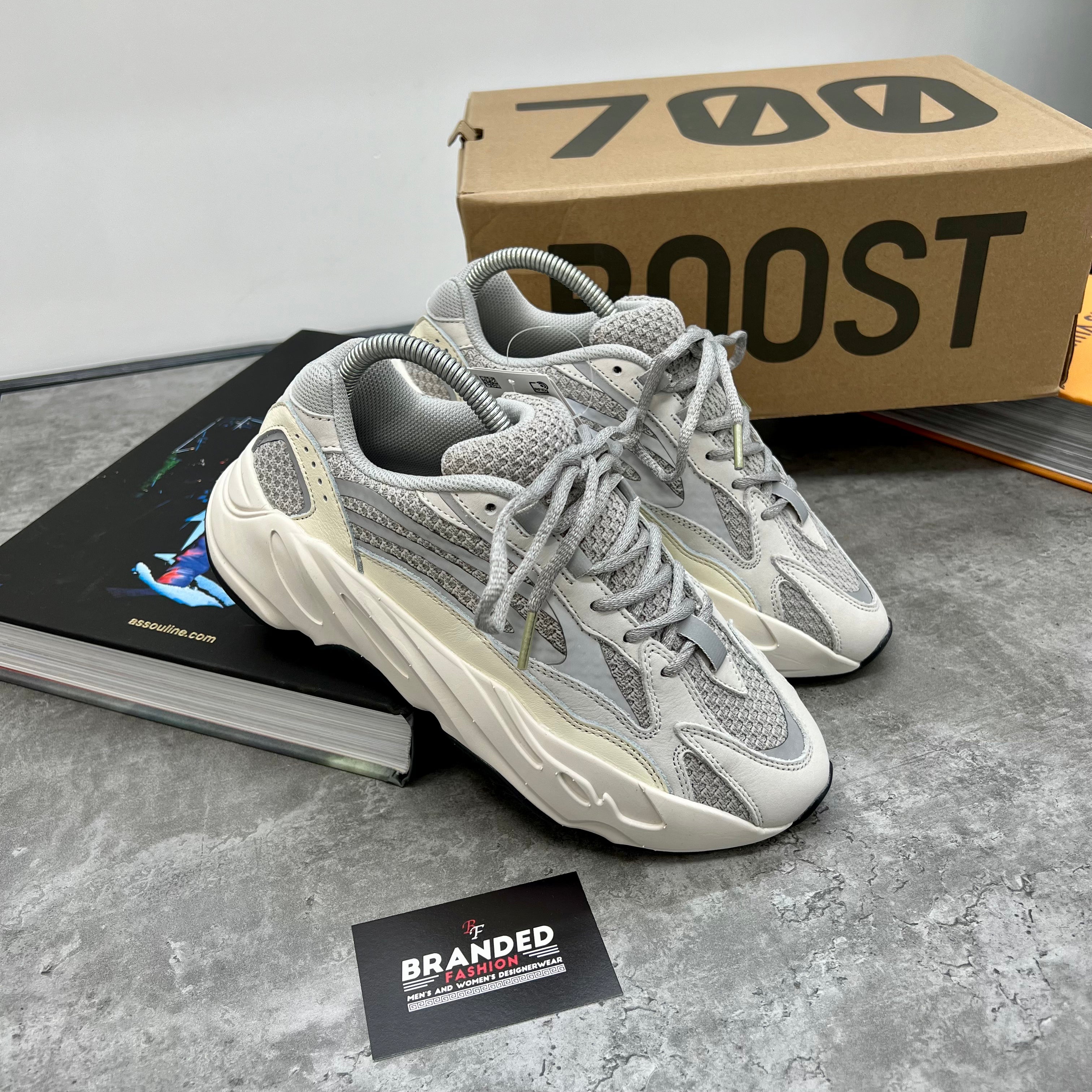 YZY 700 TRAINER - STATIC (PRE-ORDER)