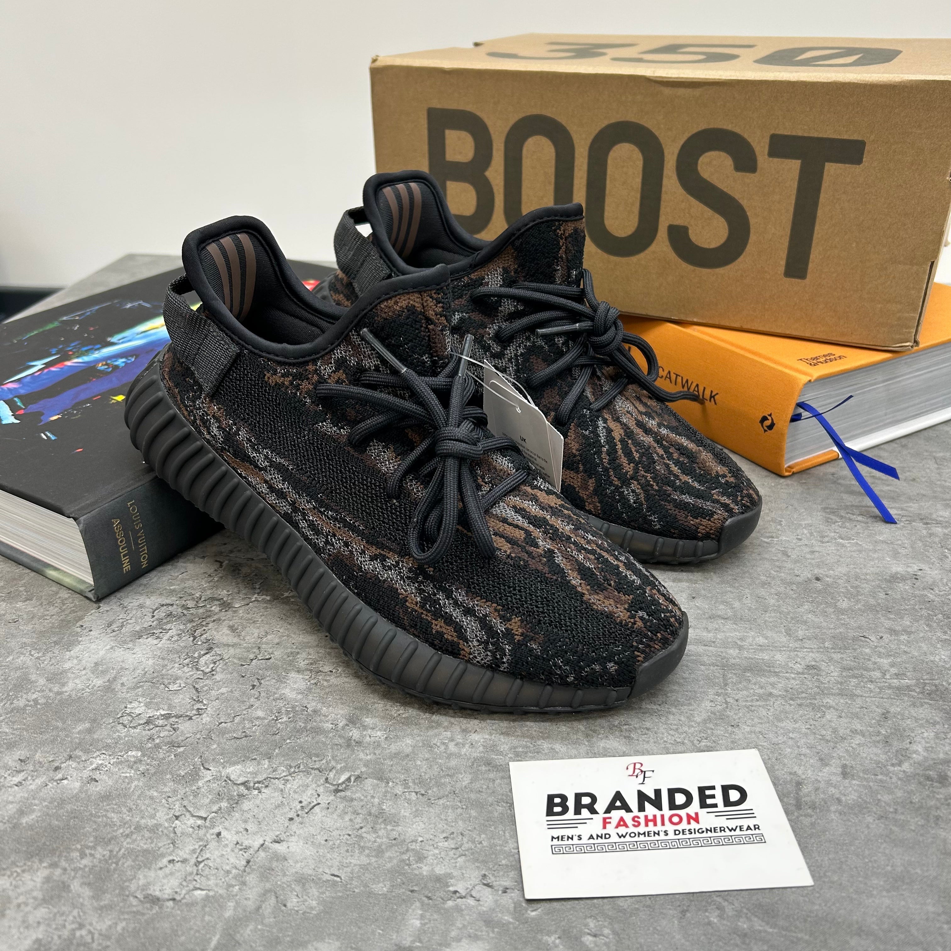 YZY 350 TRAINER - MX ROCK (PRE-ORDER)